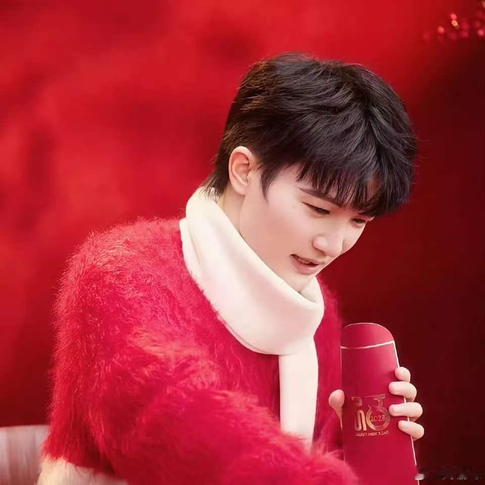 周深在我脑海里盖超市 周深太会制造氛围啦！歌声一响，脑海里盖起超市，我挑选着年货