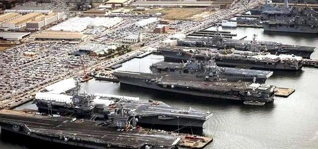 为何美国债务高达37万亿美元，还能养得起11艘航母？其实我们都被骗了，美国债务逼