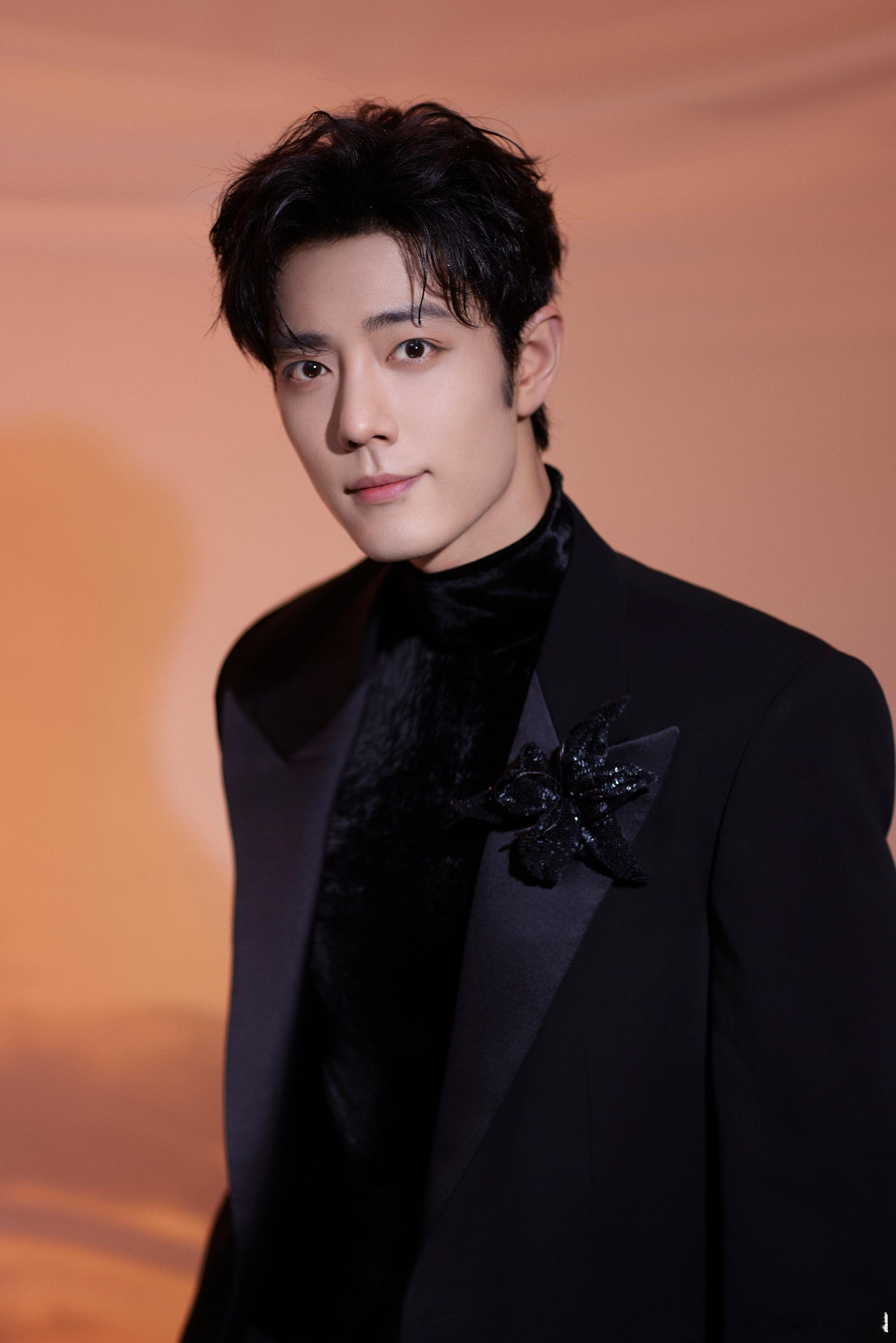 肖战古驰专属定制西服GUCCI认领肖战西服GUCCI认领肖战西服，好帅，