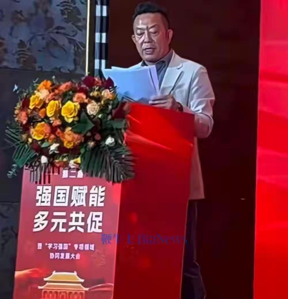 媒体确认，西贝正式起诉罗永浩了。
西贝与罗永浩的恩怨可谓一场网络智斗大戏。
因为