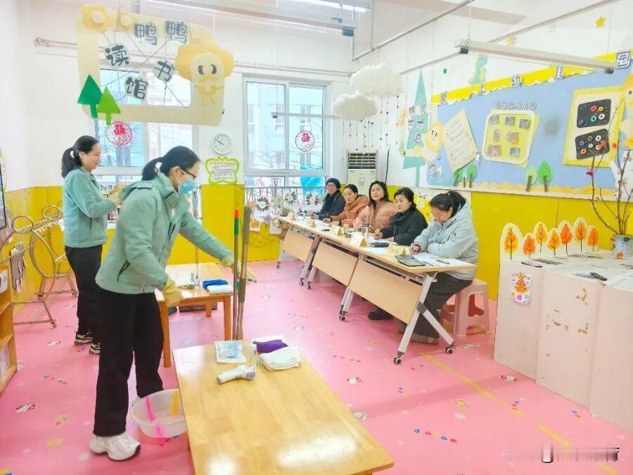 勉县翠园路幼儿园开展了保育员与食堂操作人员专项技能考核，用专业比拼诠释责任担当，