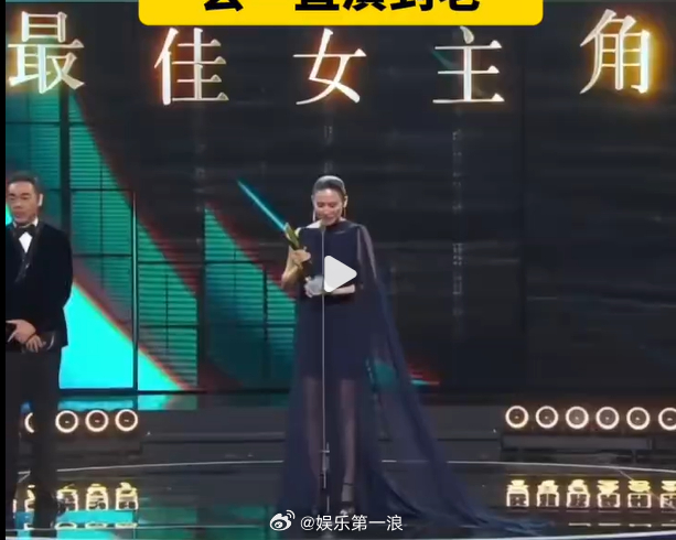宣萱获新加坡视后李铭顺新加坡视帝 7月6日，新加坡《红星大奖2025》颁奖典礼，