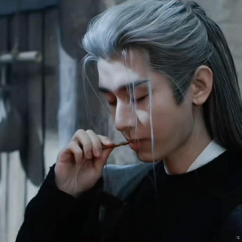 成毅新剧是我想要的心理委员说摔下山就摔，怼人还无差别攻击，废帝那段一铁锹下去，爽