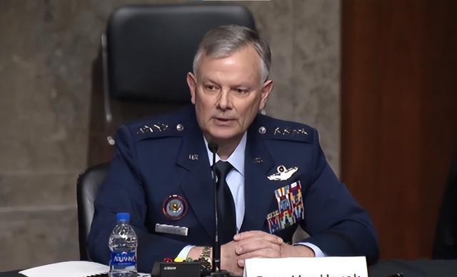 美国公布在与伊朗冲突中阵亡士兵数据。

美军中央司令部8日证实，又有一名美军士兵