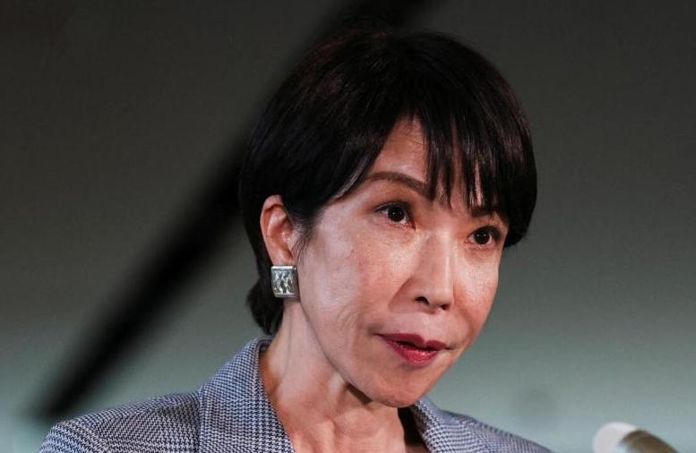 武契奇最近宣布自己要提前辞职了！
消息一出来，不少人还挺吃惊，觉得塞尔维亚跟咱们