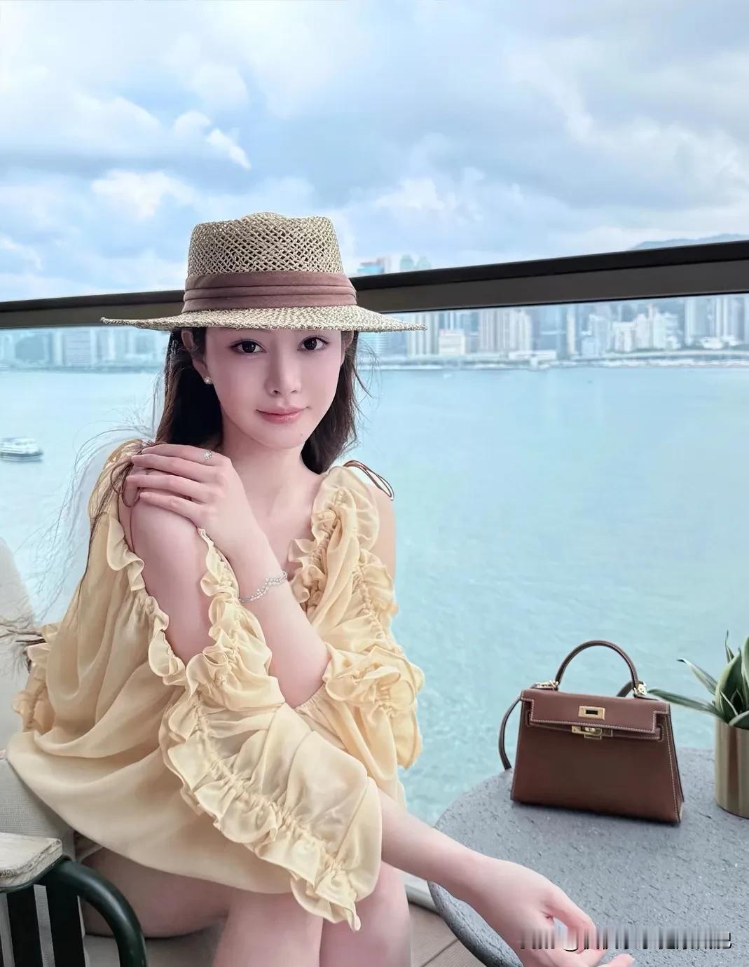 夏日生活打卡季美美的打扮