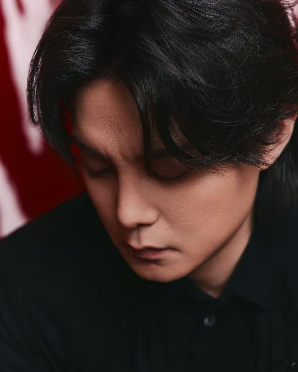 黄晓明尹正创业谁当老板 把娱乐圈创业和职场博弈结合在一起，剧情接地气又有看点，两