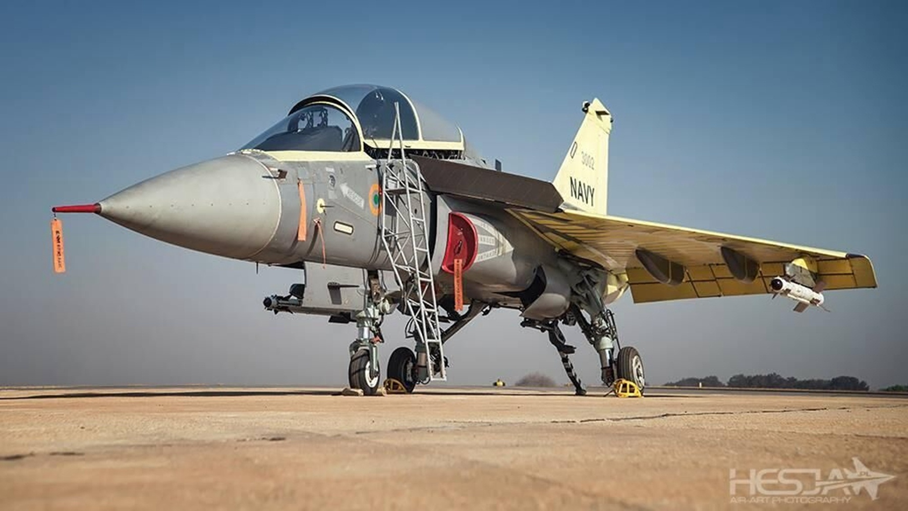 分享圖片：印度HAL LCA/“光輝”戰鬥機/艦載戰鬥機 