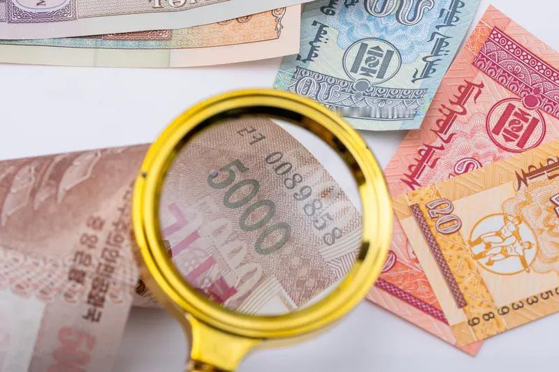 之前一段时间，人民币汇率有起有伏。它受好多因素影响，比如国内外经济形势、政策调整