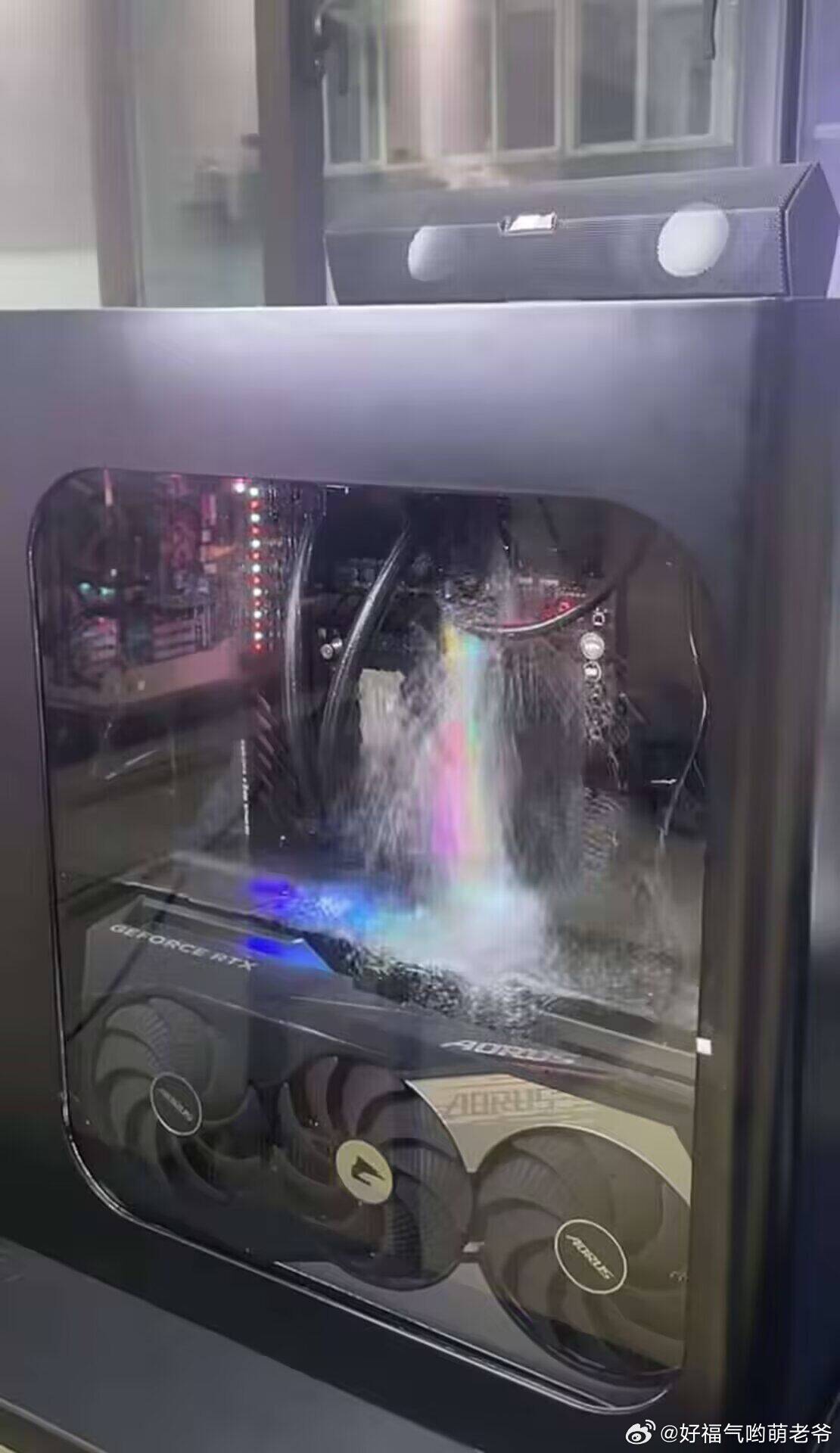 群里刷到的水帘洞。。。PS：就乐乐，现在是N年没遇到漏的了，不刷焦虑。。 ​​​