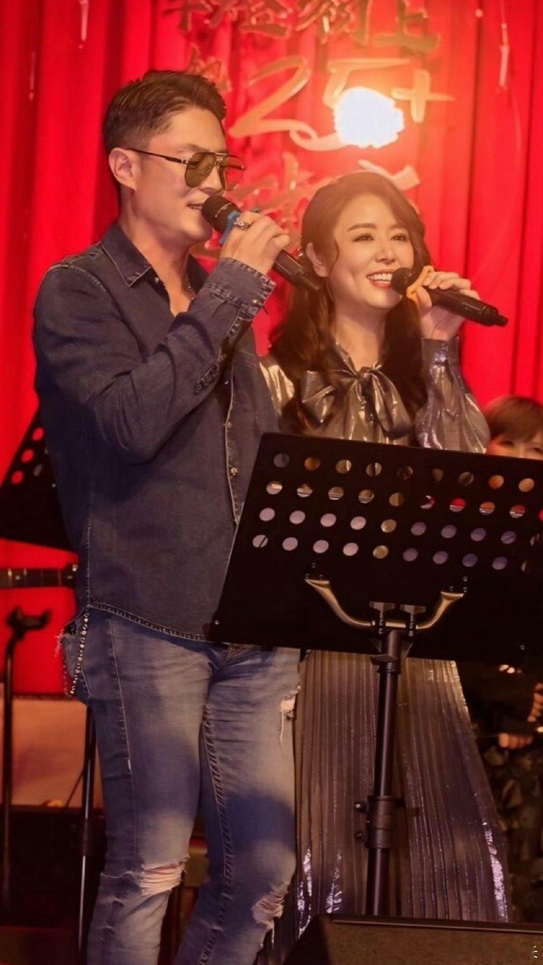 霍建华为林心如庆生合唱林心如霍建华生日合照林心如霍建华生日合照，这波狗粮我先干了