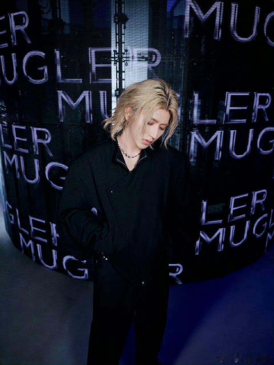 蔡徐坤国际巨星含金量还在上升能在国际上有这么亮眼的表现，说明实力和影响力都很能打