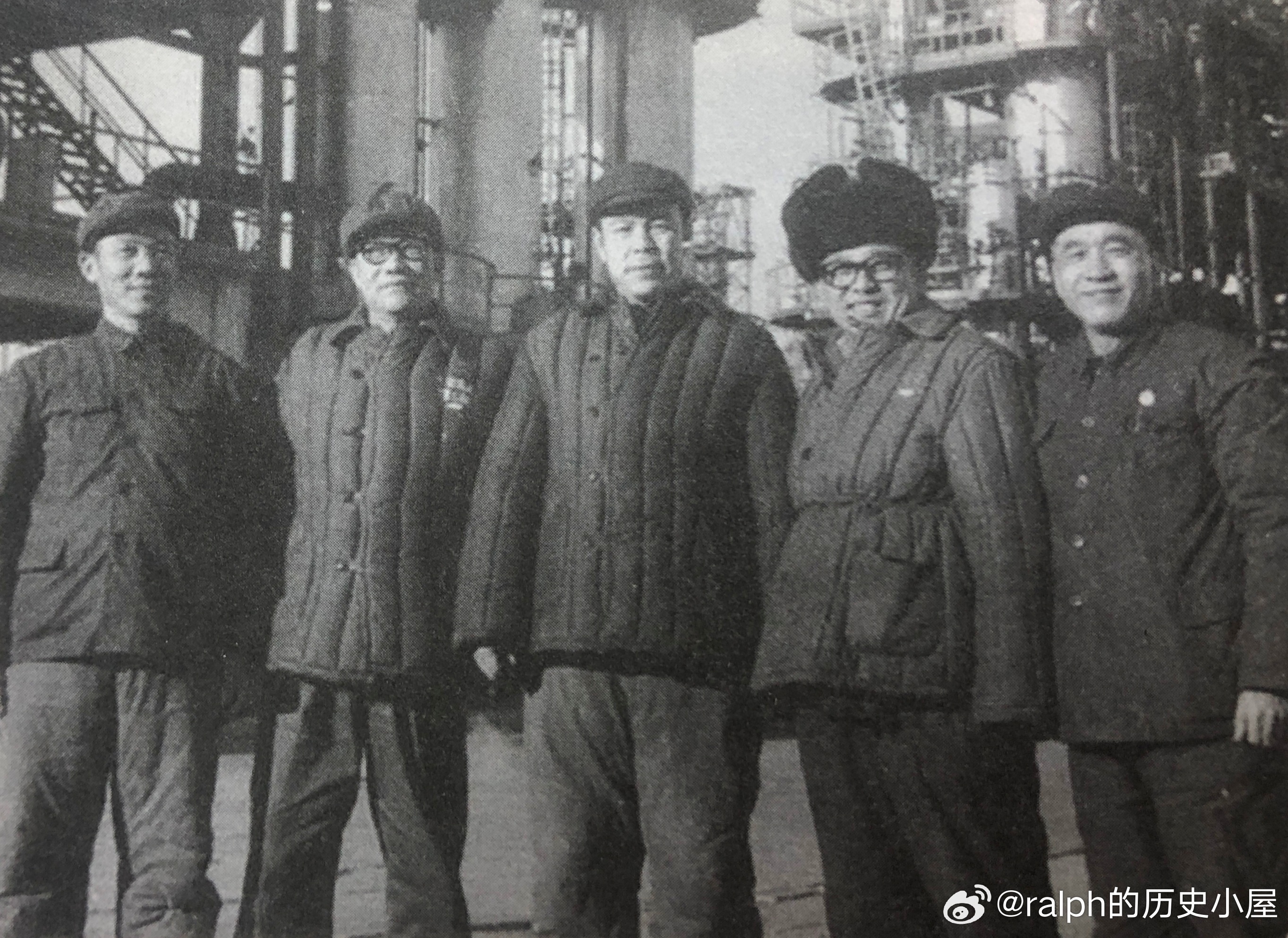 1975年侯宝林、郭全宝等在大庆油田深入生活历史影像