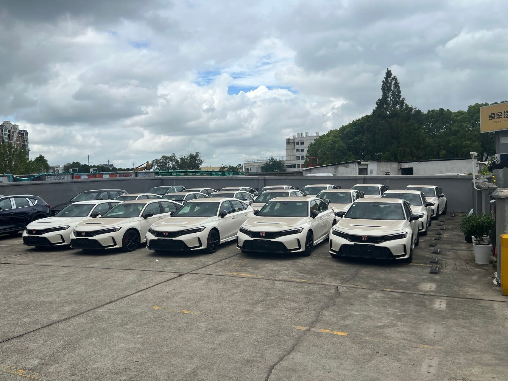 本田typer全新车，5台现车开票，仅本周末之前，车价劲爆福利31.5万裸车可提