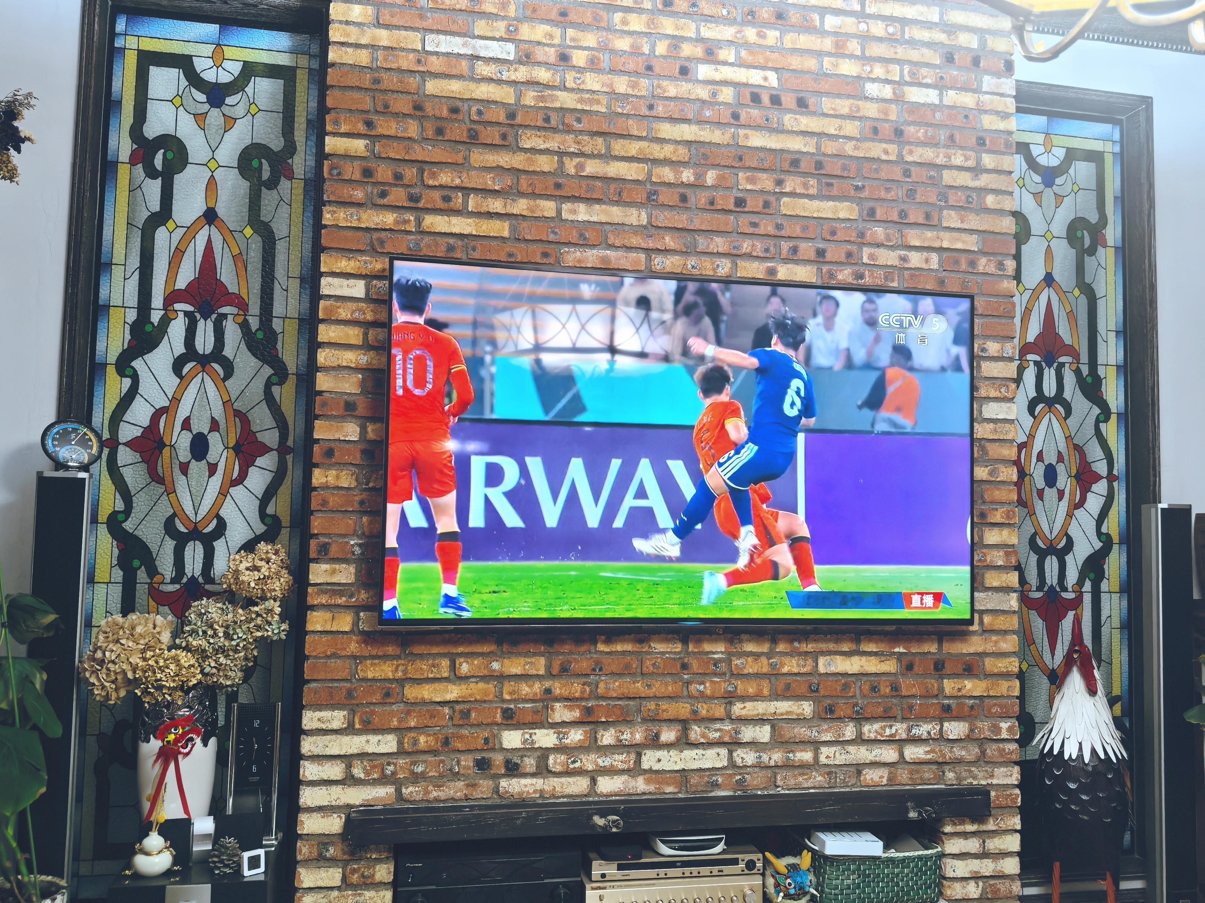 U23国足vs日本哎呀 不好了！0:2落后了… 开场收缩得有点大了，日本队也是实