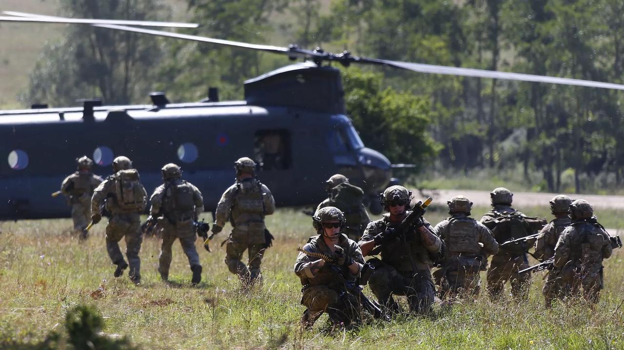 当地时间13日据美国官员透露的消息，美军中央司令部已经向五角大楼申请了增派更多海