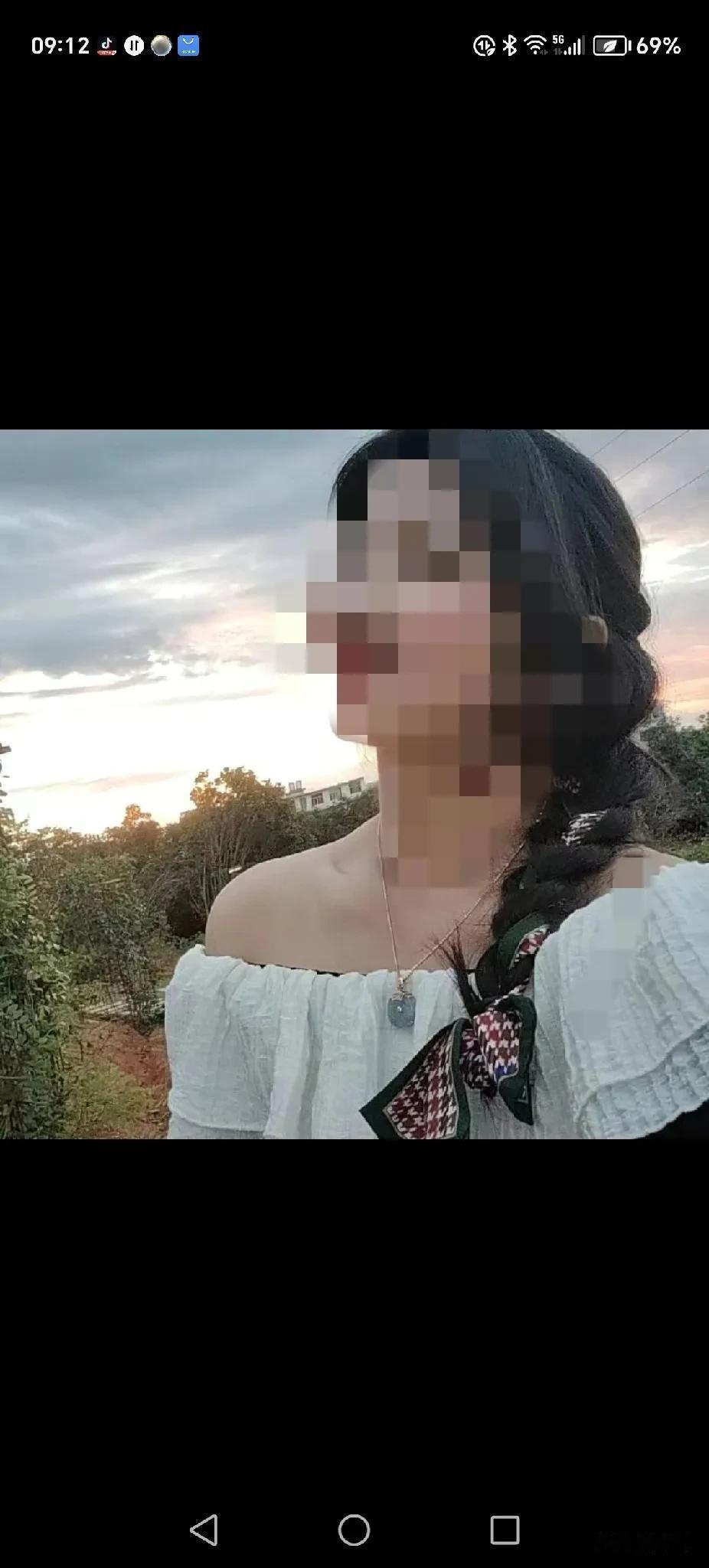 人上了岁数。我现在对夫妻理解就是大家是个好朋友，大家都要保留自己一部分隐私，你有