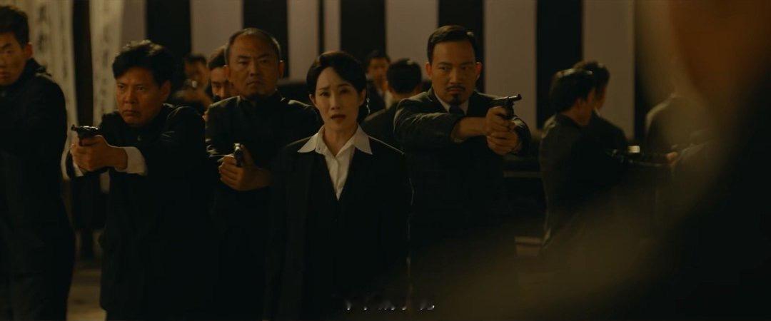 张一山一张嘴堪比一个师《守护者们》高燃名场面太绝！丁一弃枪炮用唇枪舌战，在日军内