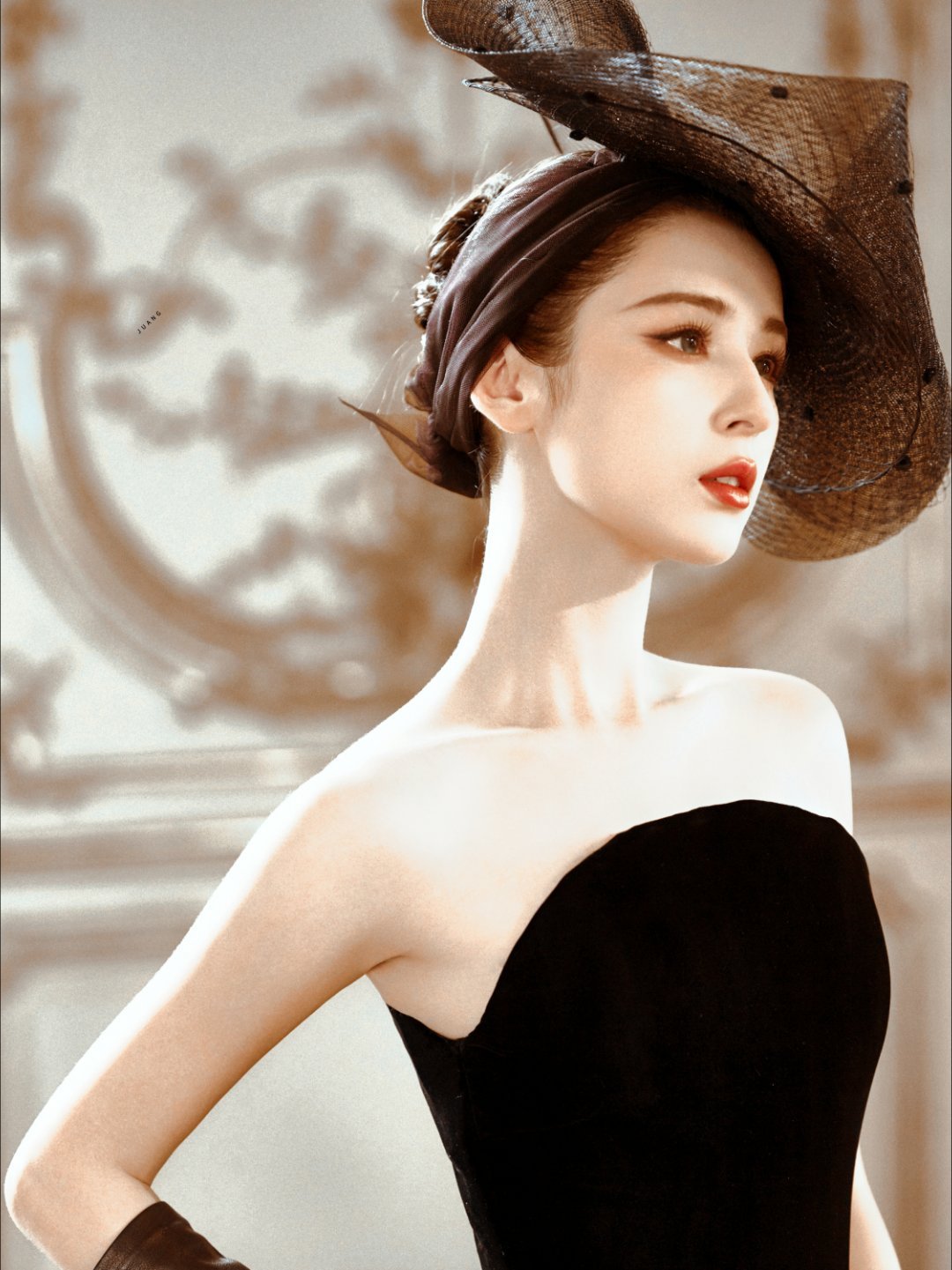 哈妮克孜[超话] 哈妮克孜🖤 ​  ​​​