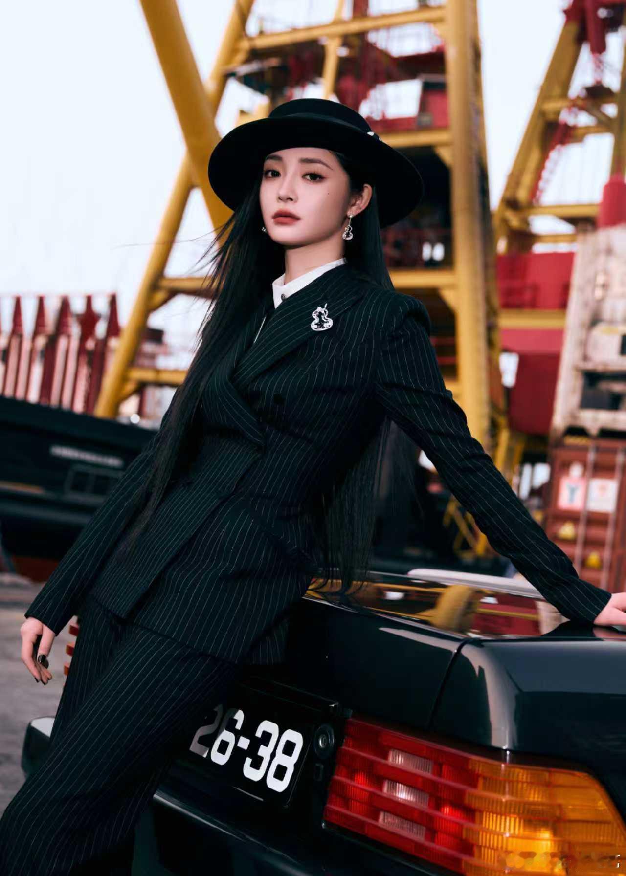 周洁琼尖叫之夜黑长直飒感  bking感觉真的是直接就快要溢出来了呀，完全就已经