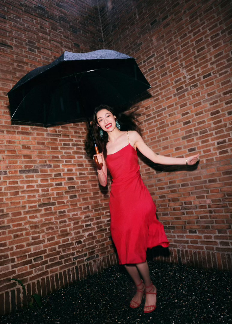 钟楚曦听到身材很曼妙的反应钟楚曦这个身材真的是我梦寐以求的啊！咱就是说女娲你真的