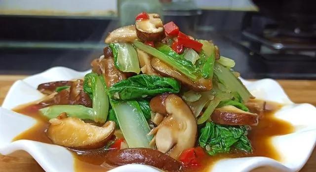 “老年人饮食的雷区”
对于老年人来说，热量的摄入随着年龄的增长相应的减少，这样也