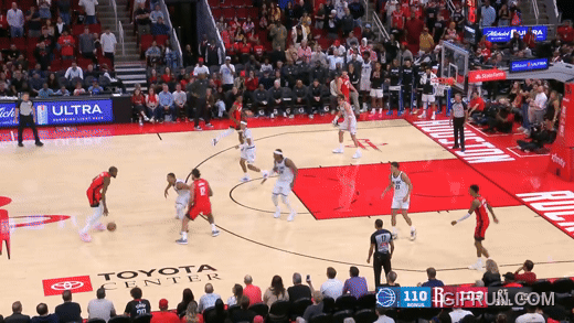 今天杜兰特赛季第二高的35分送走魔术，是典型的“找你来就为了做这个的”。申京是球