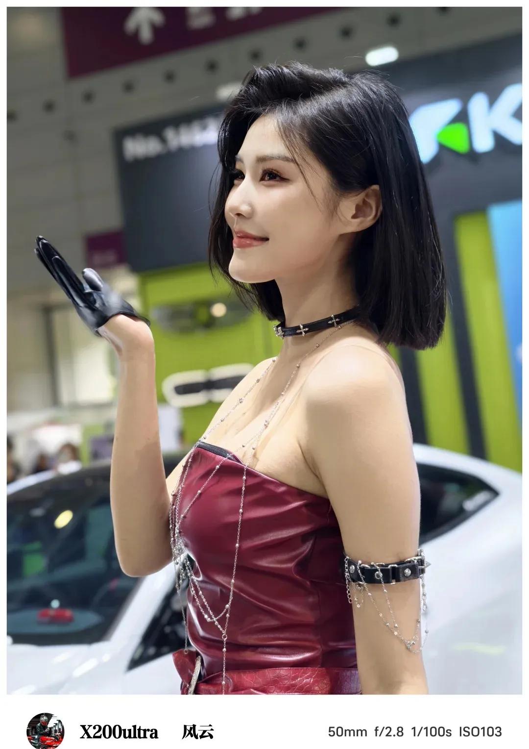 红裙黑发，性感撩人，手机自拍，时尚达人！气质红裙穿搭 红裙闪耀写真