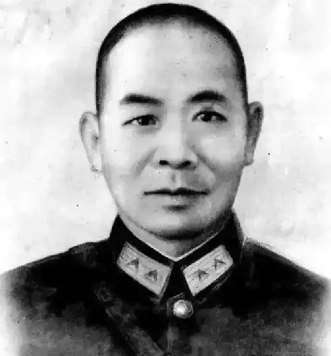 1950年，毛人凤对蒋介石说：“吴次长可能是共产党。”蒋介石一惊，连忙追问：“哪