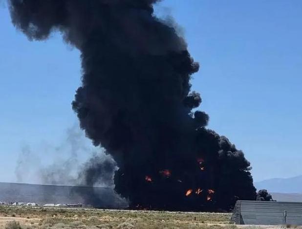 突发重磅消息！美军一架 B-52 轰炸机基地坠毁，机组人员全部死亡，三点说明美衰