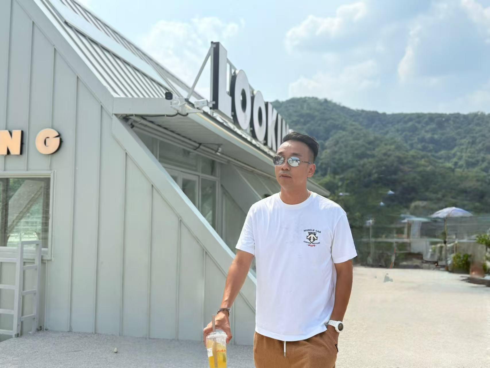 今天拍摄这个地方，太多小姐姐啦 ​​​