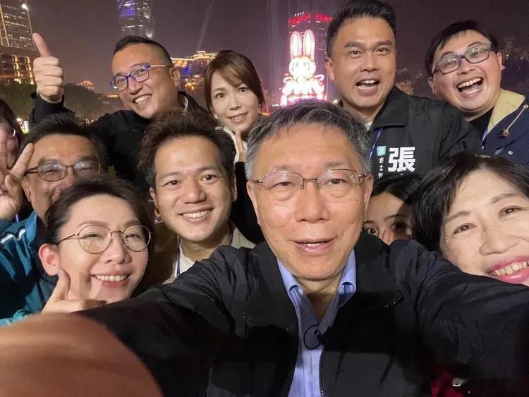 谁是民众党最大乱源？大部分人都选黄珊珊

中天16日在节目进行直播的同时，以“你