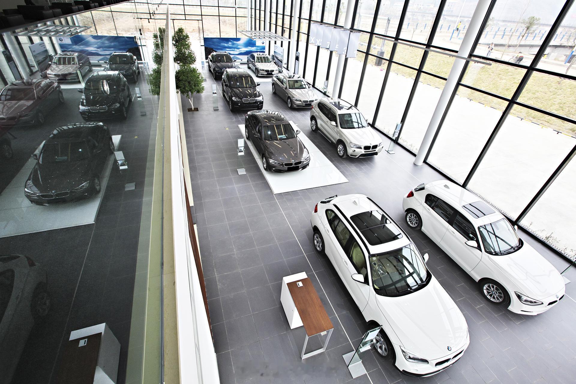 人生第一台车，你会选全新车的安心，还是二手的高性价比？评论区说说你的选择，给这位