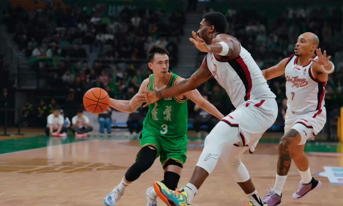 被浙江队双杀 常规赛前8基本上无望了 辽宁男篮vs浙江男篮