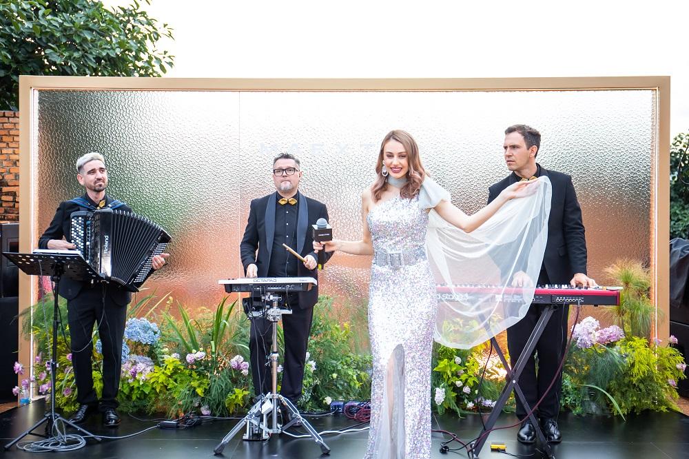 尊界S800底气十足，为更多自主高端车型打开市场空间
技术上的领先优势，让尊界S