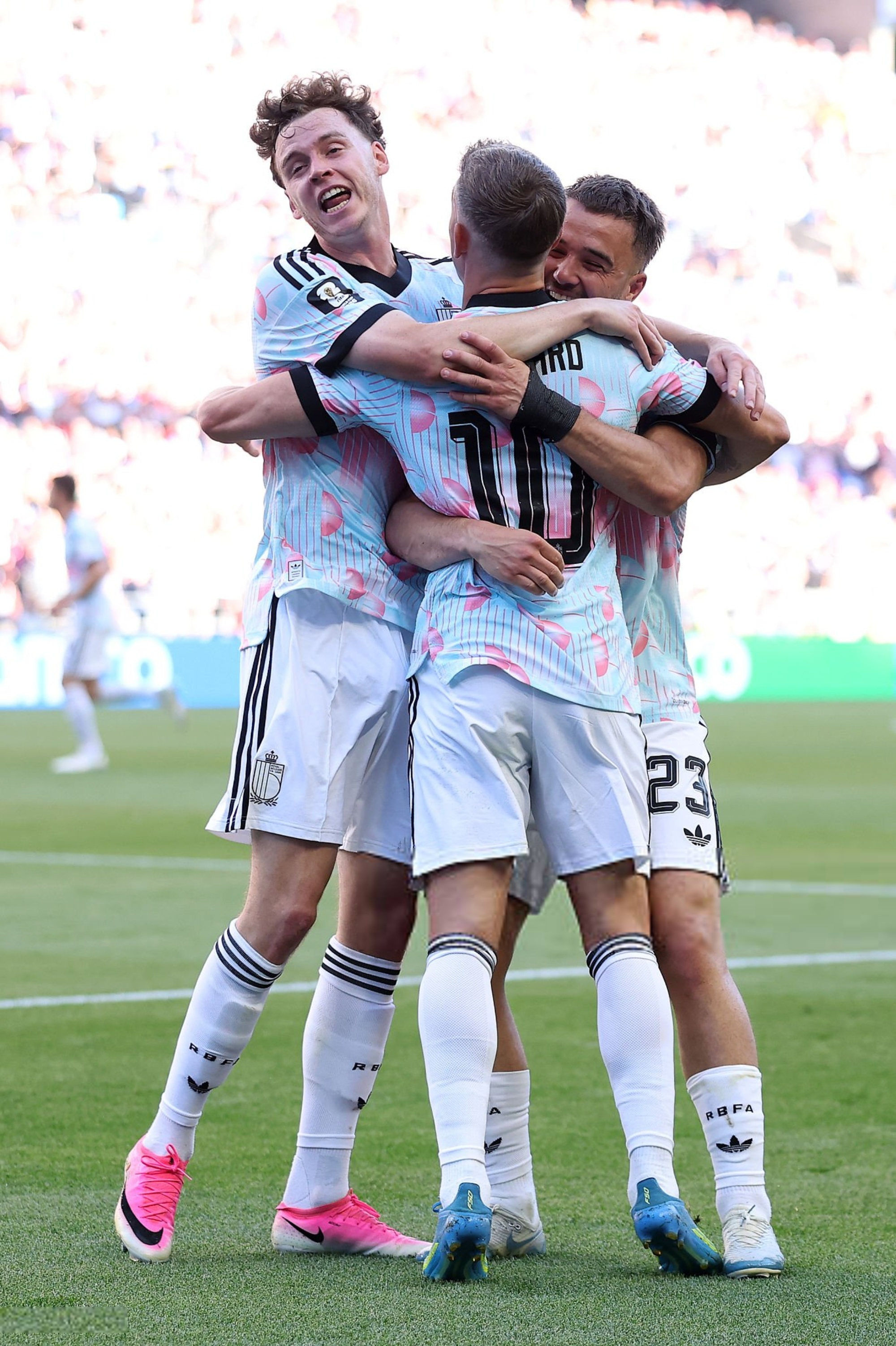 阿森纳世界杯 勇干美国的阿戳！！你这样我们会越来越不舍得你走的🥺 