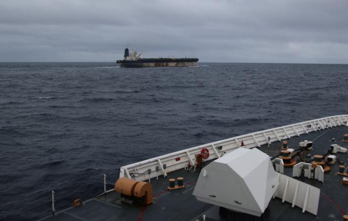 其实，在美国扣押贝拉-1号油轮的过程中，英国充当了不光彩的角色。

当世界各大媒