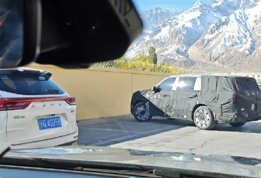 小米三款新车齐曝光小米这是要直面问界的核心市场了吗？三款车型家庭实用型YU9、超