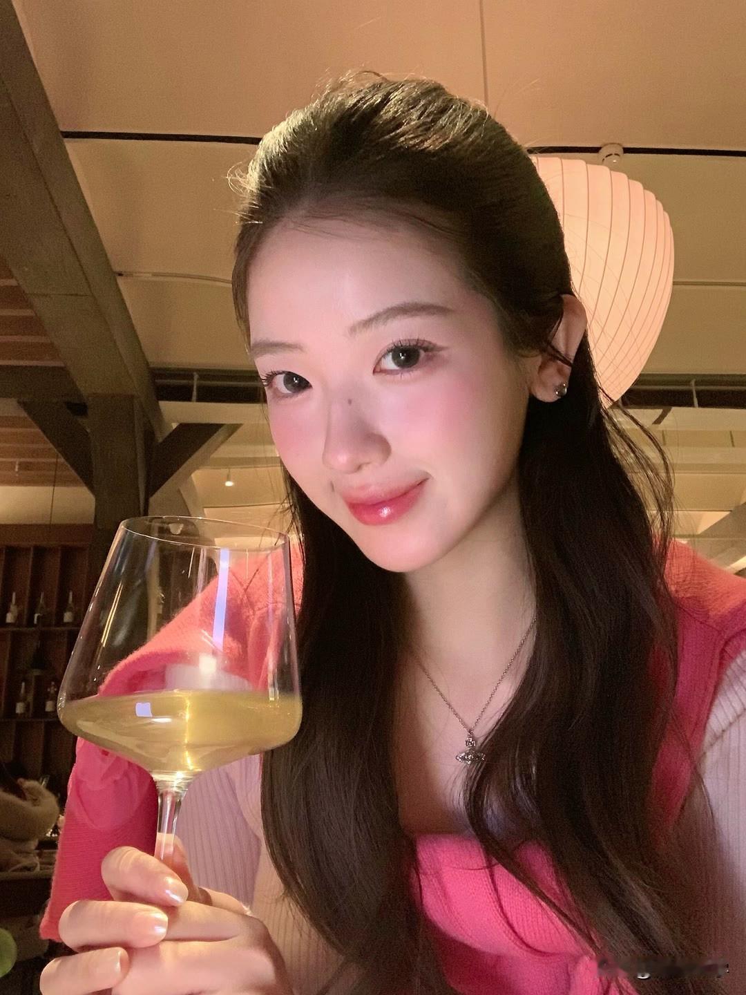 微醺时光，少女心事，浅笑如花微醺超快乐