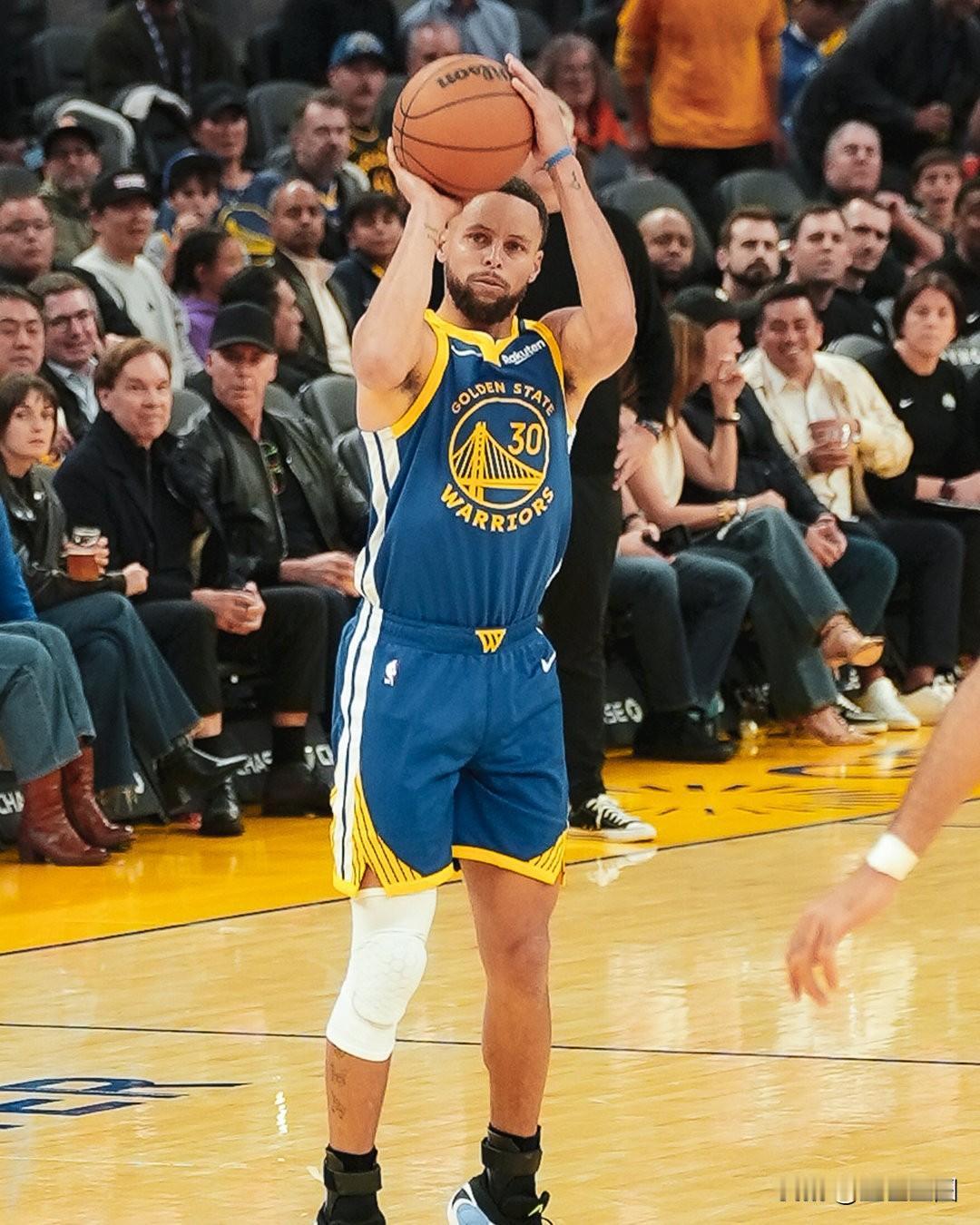 库里复出轰下39分，勇士却120:127不敌没有华子的森林狼，问题出在哪？
之前