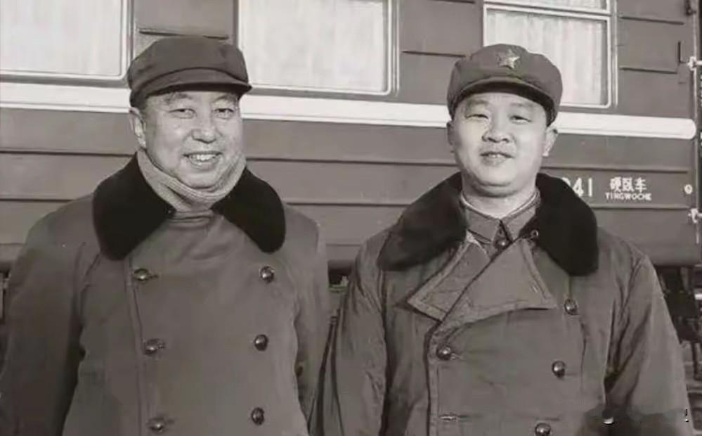 2008年8月20日，华国锋在北京因病去世，中央按照惯例，将华国锋的骨灰葬入八宝