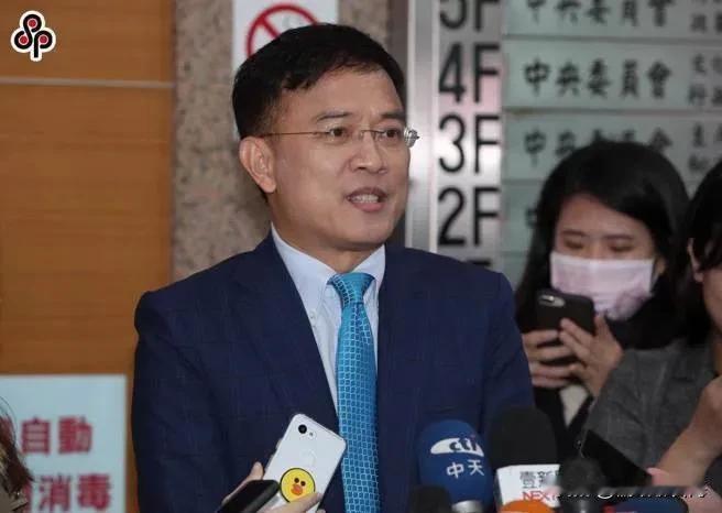 彭文正因质疑蔡英文博士学位遭通缉 陈水扁看不下去 称：阿扁抓去关让你恢复自由身！