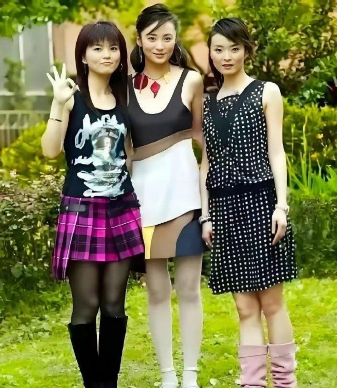 讲真‎‎，李湘年轻⁠的时候颜值是⁠真‏的能打‏﻿，太漂亮了。 