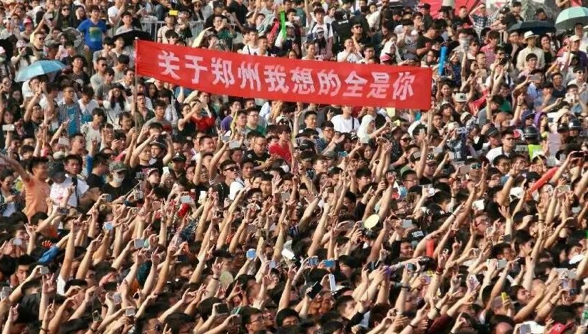 在这依璧雕凿的世界里雾锁貂尾的活着吧～ ​​​