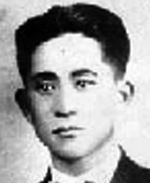 1923年，车耀先被敌人打碎颅骨，战友以为他死了，便脱掉他的衣服，丢进弹坑，就地