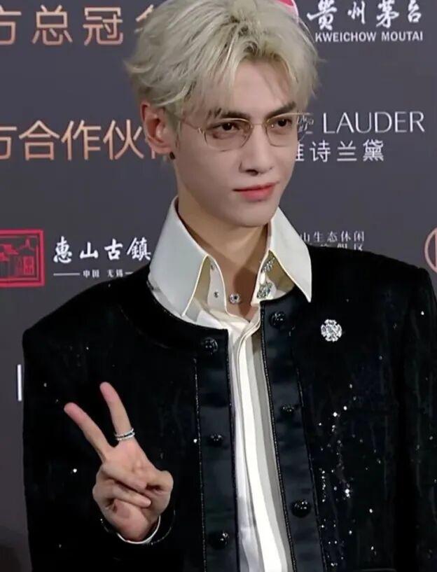 微博音乐盛典红毯明星生图怼脸拍。