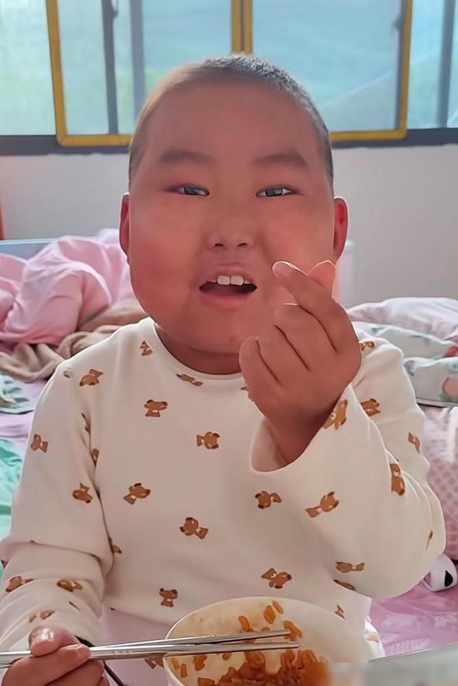 当禁忌被彻底打破时，死神已经站在了床头。

酸菜鱼、烤肠、方便面，这些曾被父母严