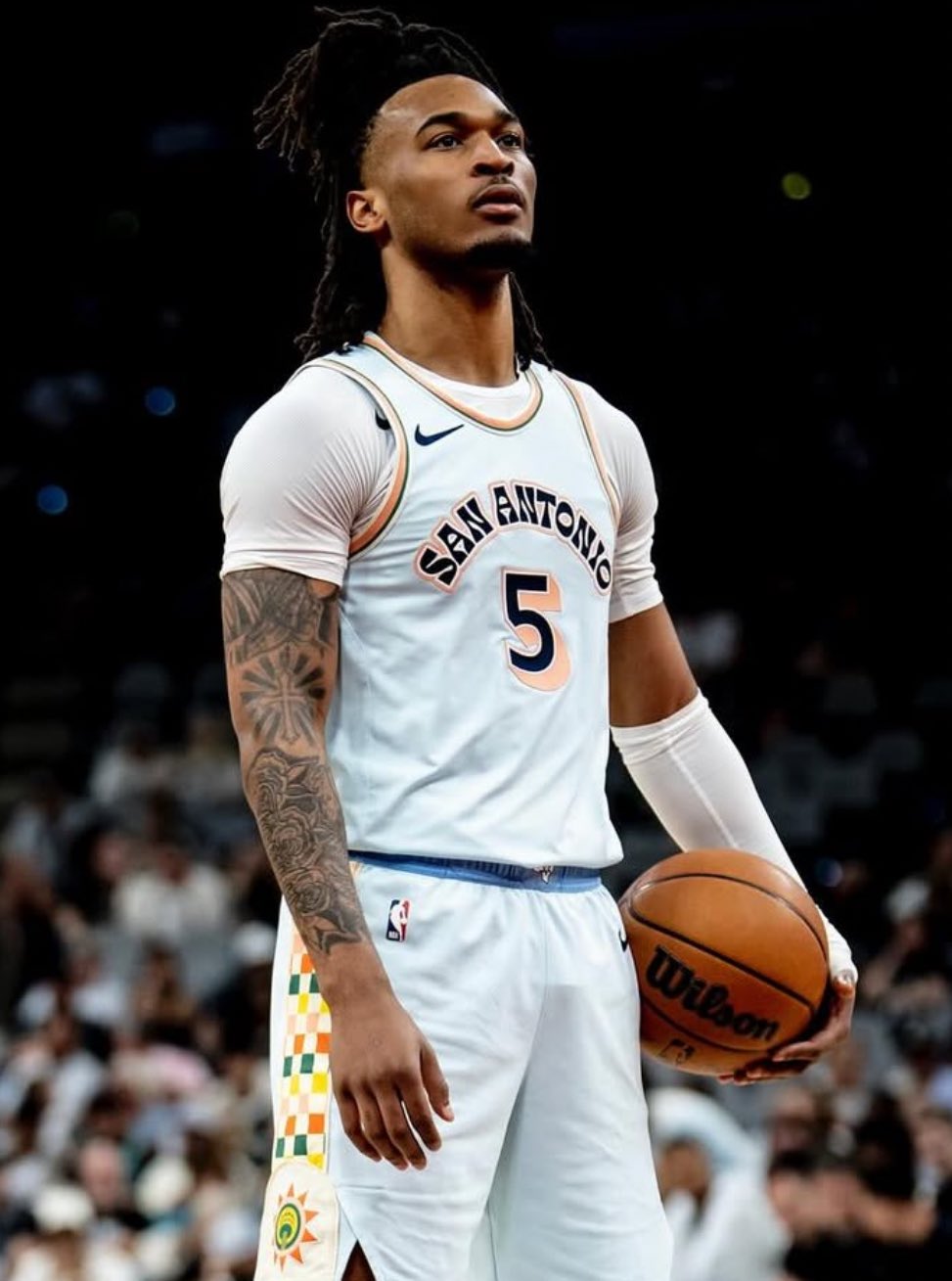 不需培养！卡斯尔近六场场均18.8分5.5篮板8.7助攻2.3抢断