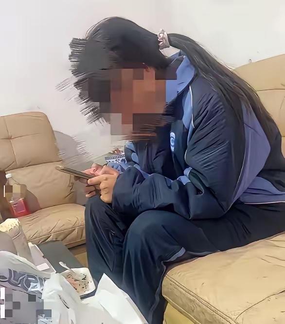 破防了！湖南，一女子不幸得宫颈癌去世，临终前，她将唯一的女儿托付给了闺蜜，还说闺