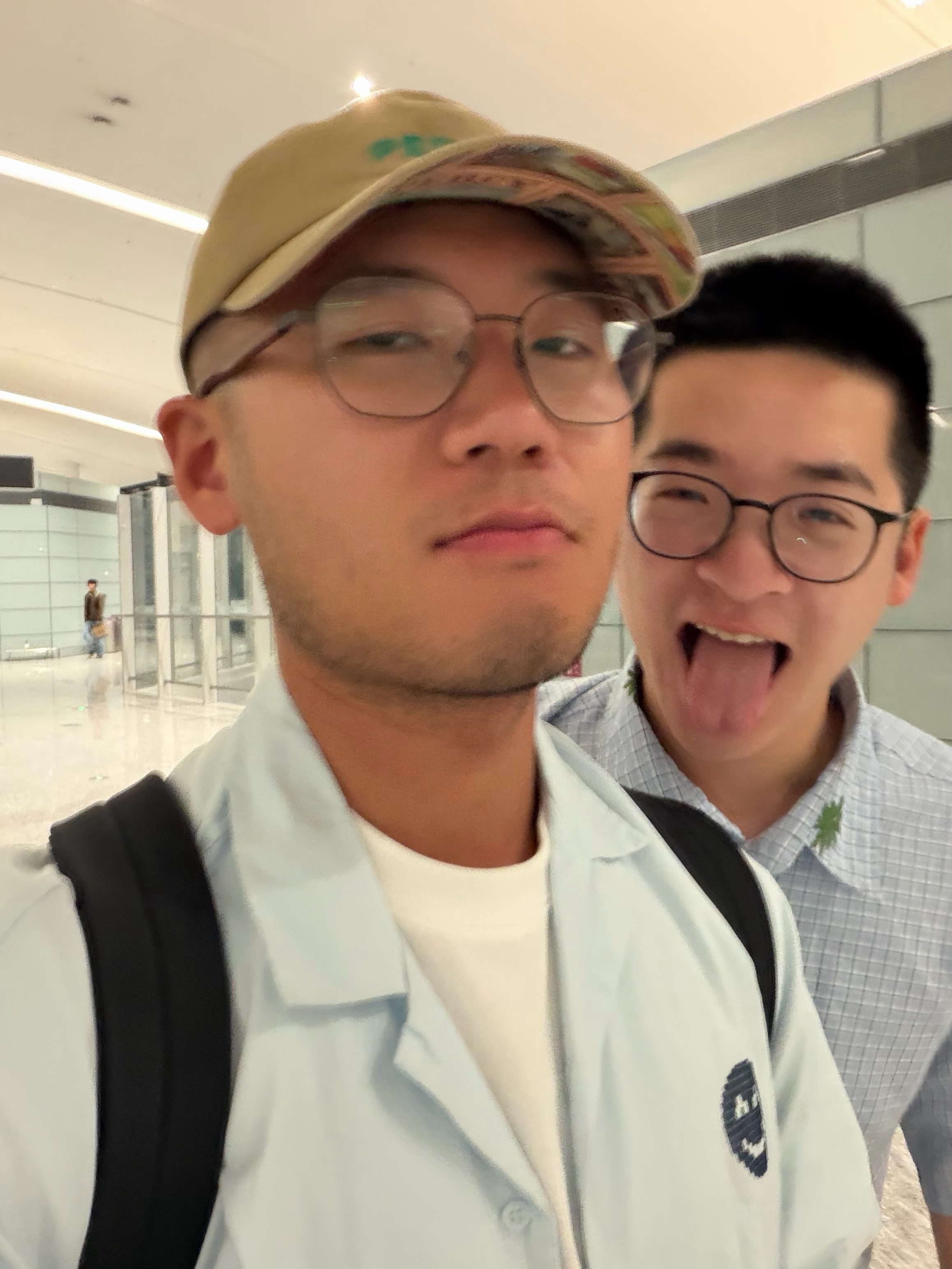 终于回家了！！！这胡子拉碴的 杭州·杭州萧山国际机场